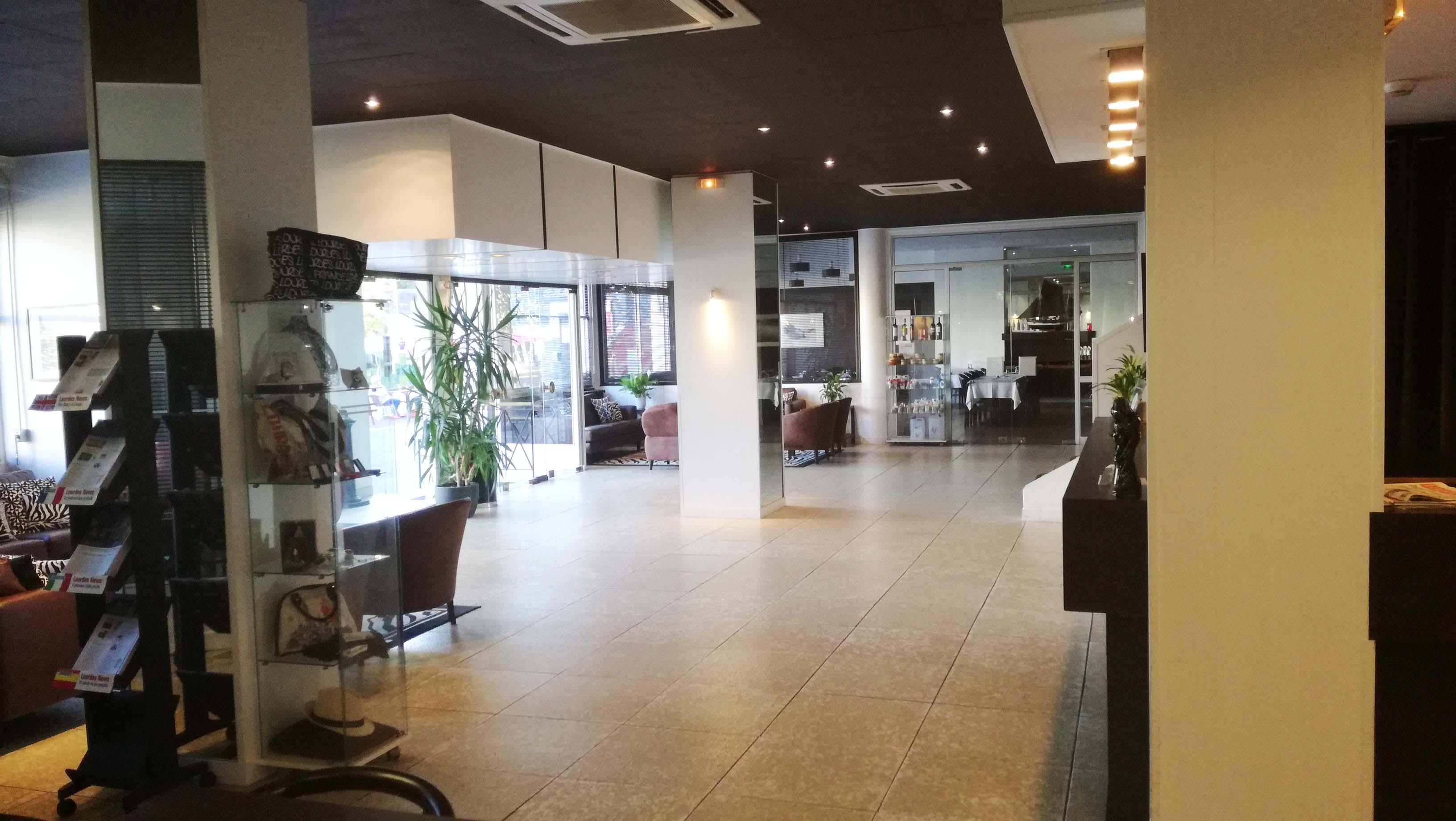 Adonis Lourdes - Notre Dame De La Sarte Hotel Exterior photo